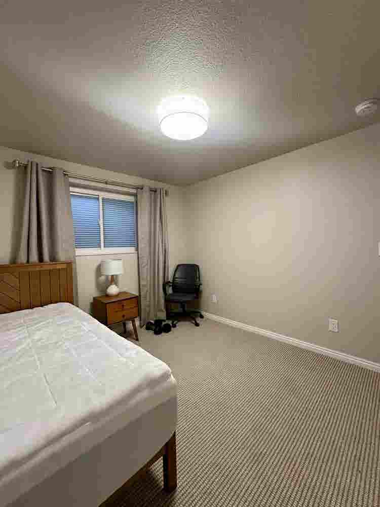 Room. Utilities, internet, parking