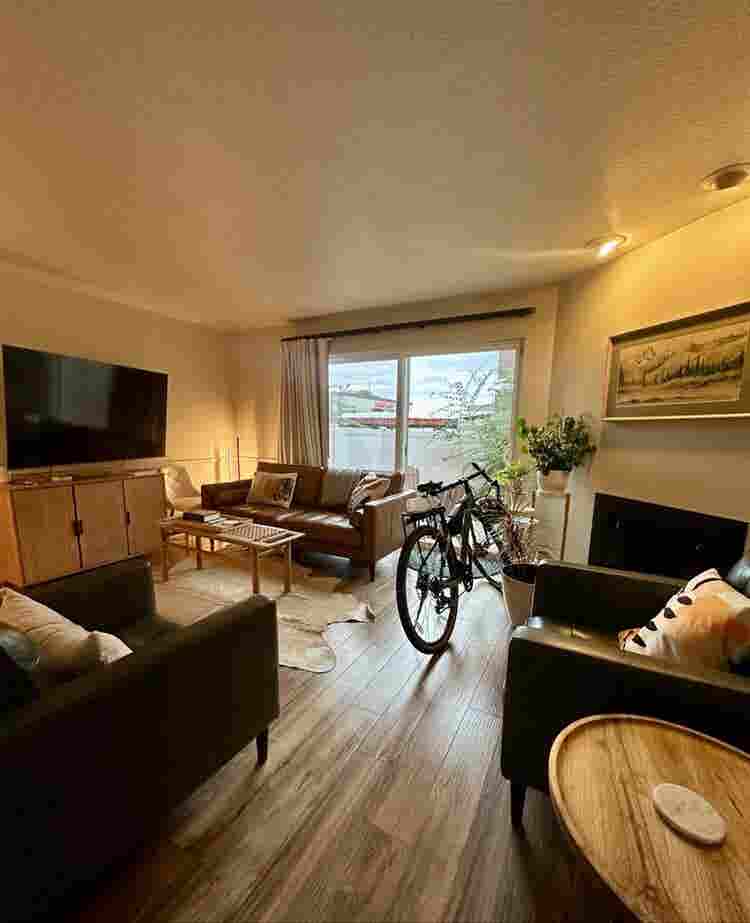 Room. Utilities, internet, parking