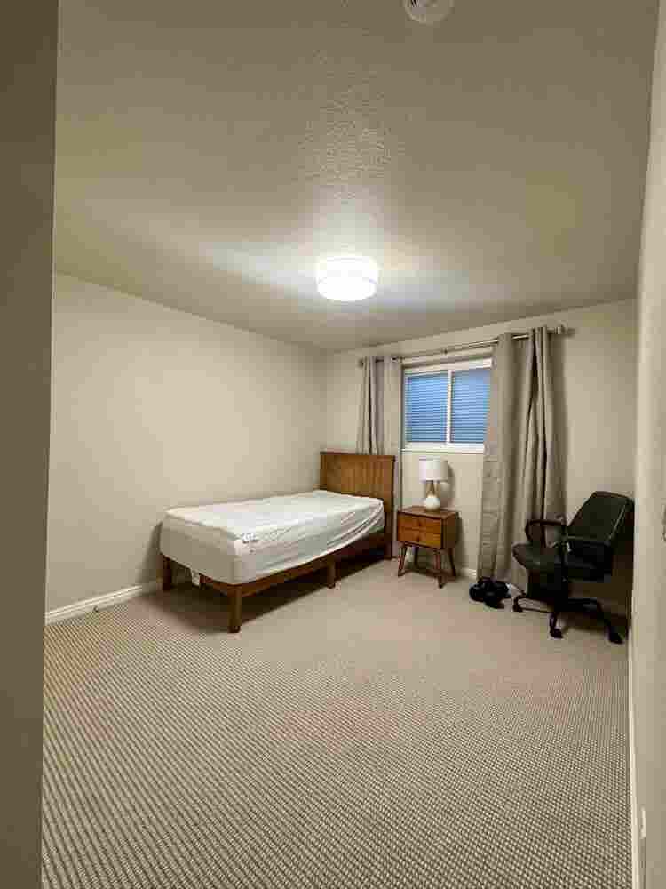 Room. Utilities, internet, parking