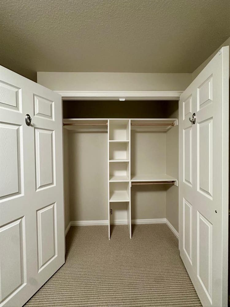Room. Utilities, internet, parking