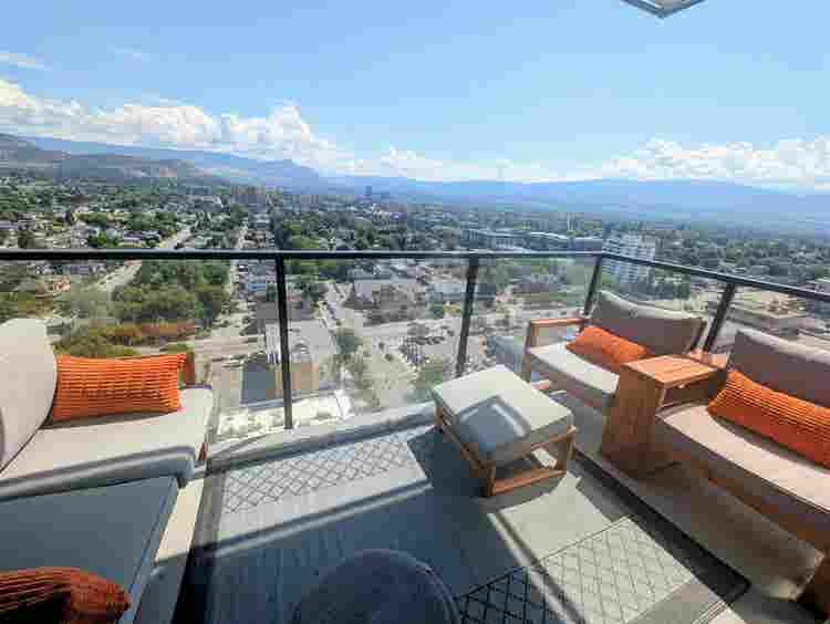 Upscale downtown Kelowna condo