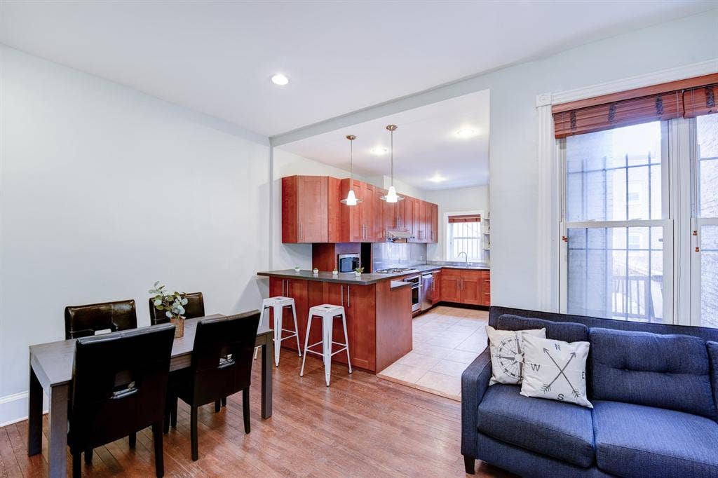 1 BR in Washington