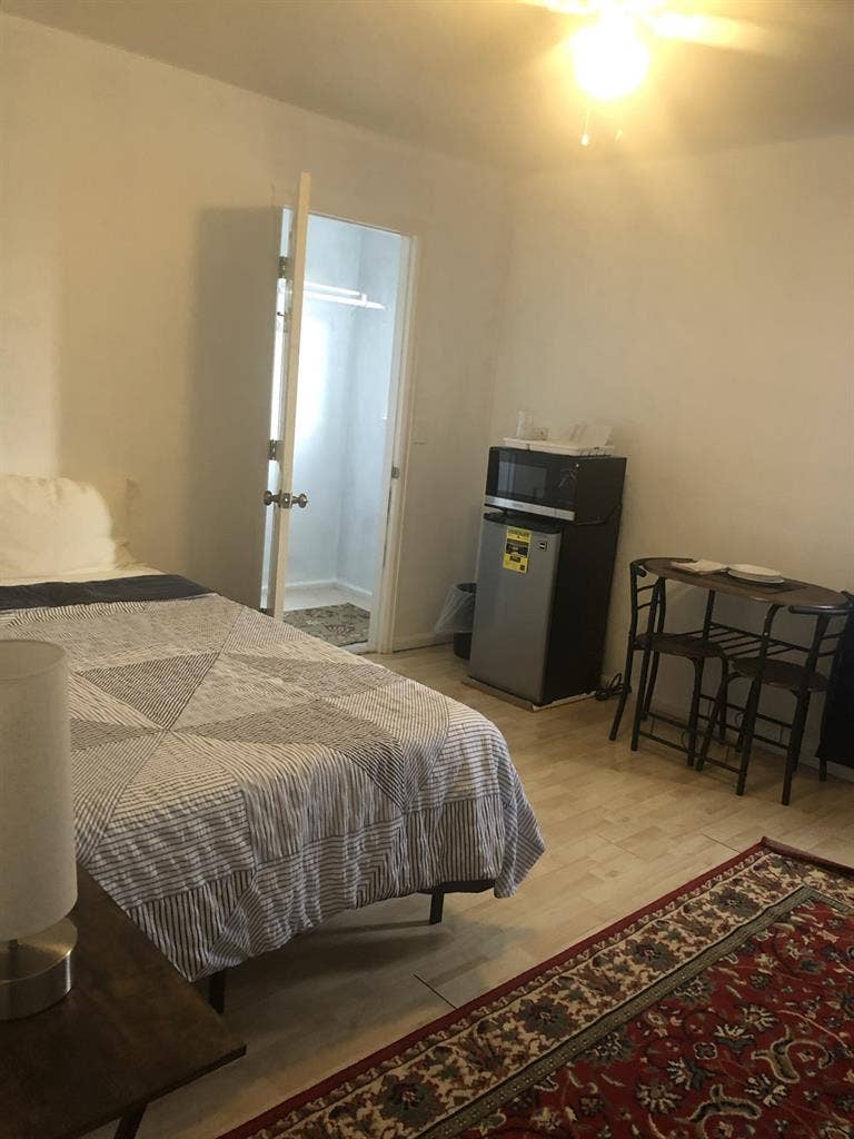 2 private rooms, you need a photo