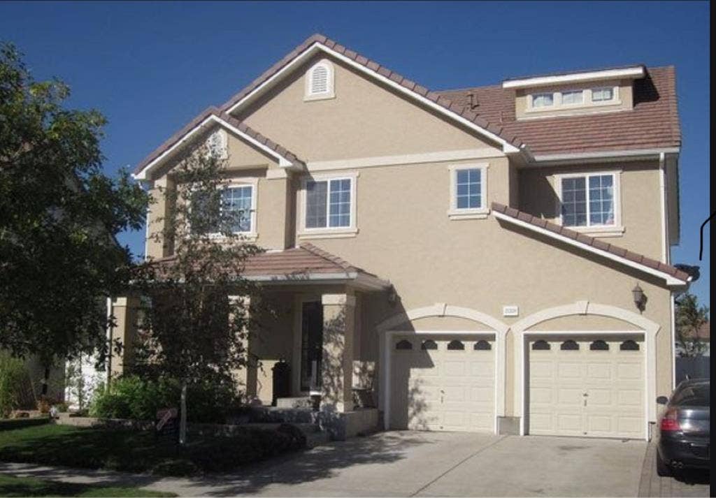 2 private rooms, you need a photo