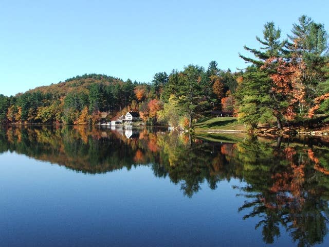 Resort lake living includes utiliti