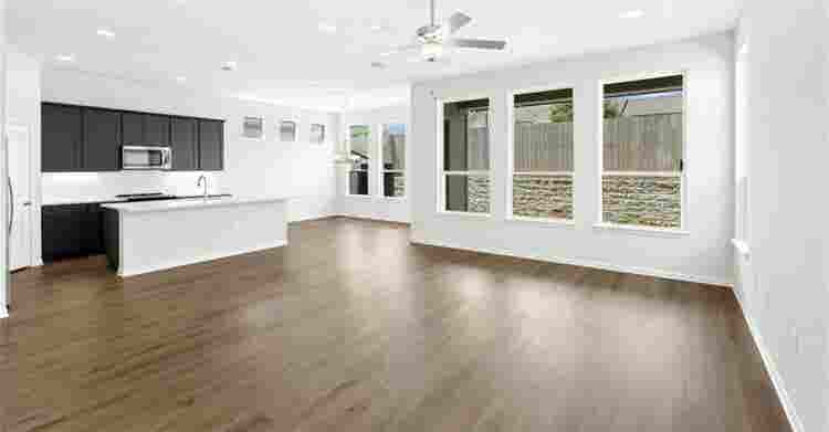 New Listing, Brand New home!