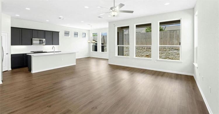 New Listing, Brand New home!