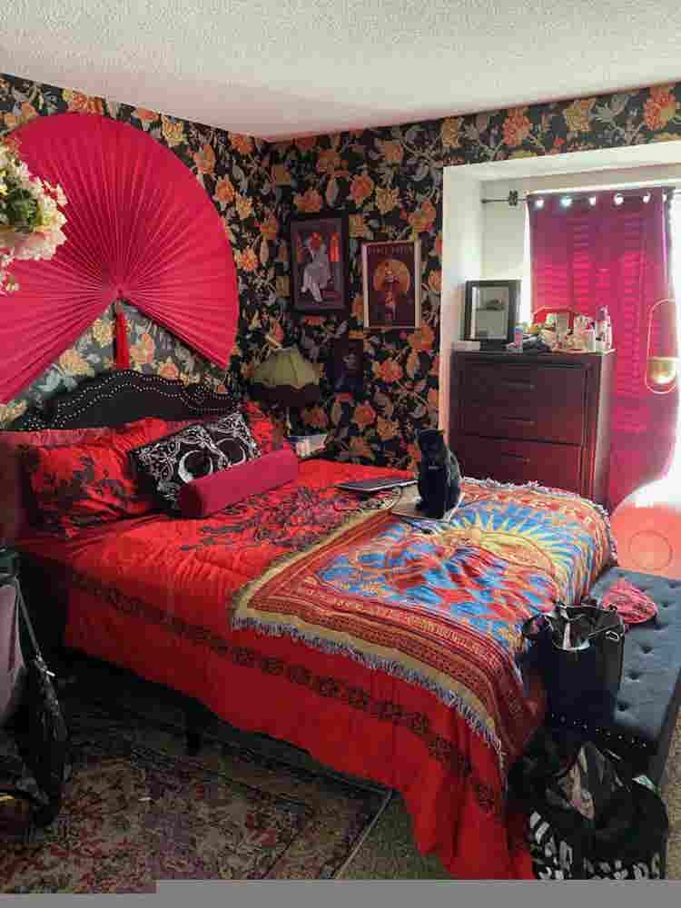 Iso Roomate in St. Petersburg