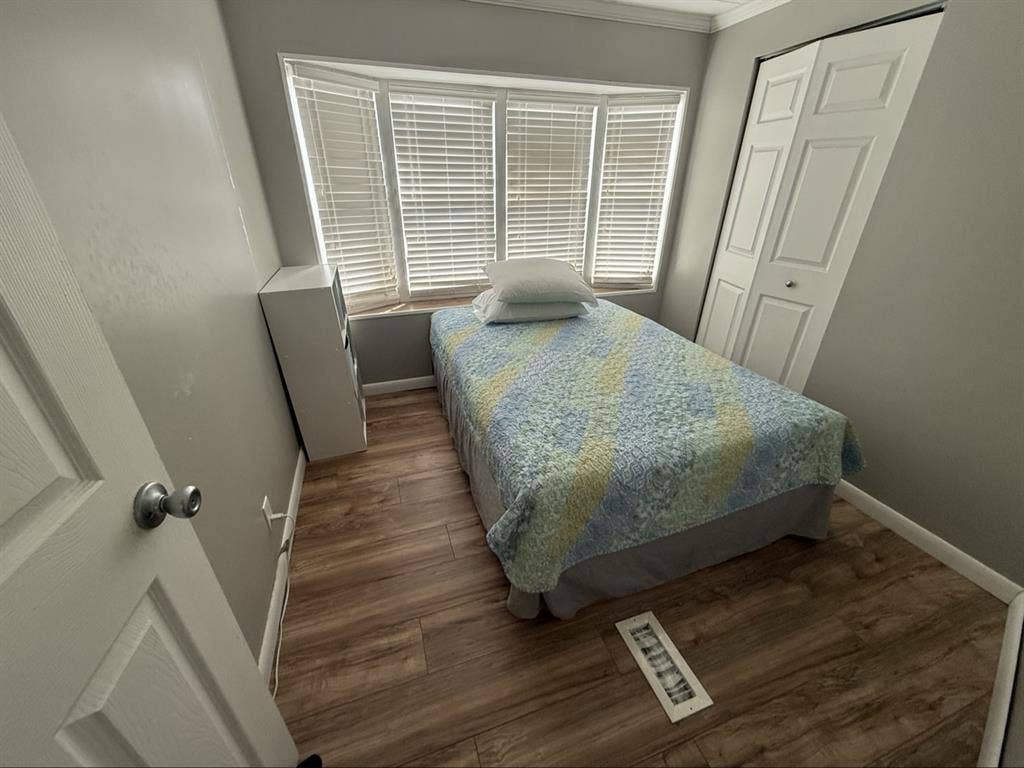 Roommate wanted