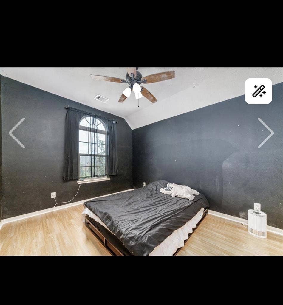 Renting a room in a 5 bdr house!