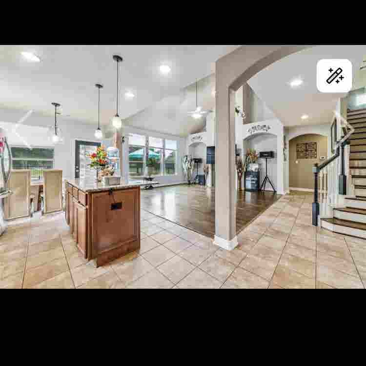 Renting 2 rooms in a 5 bdr house!