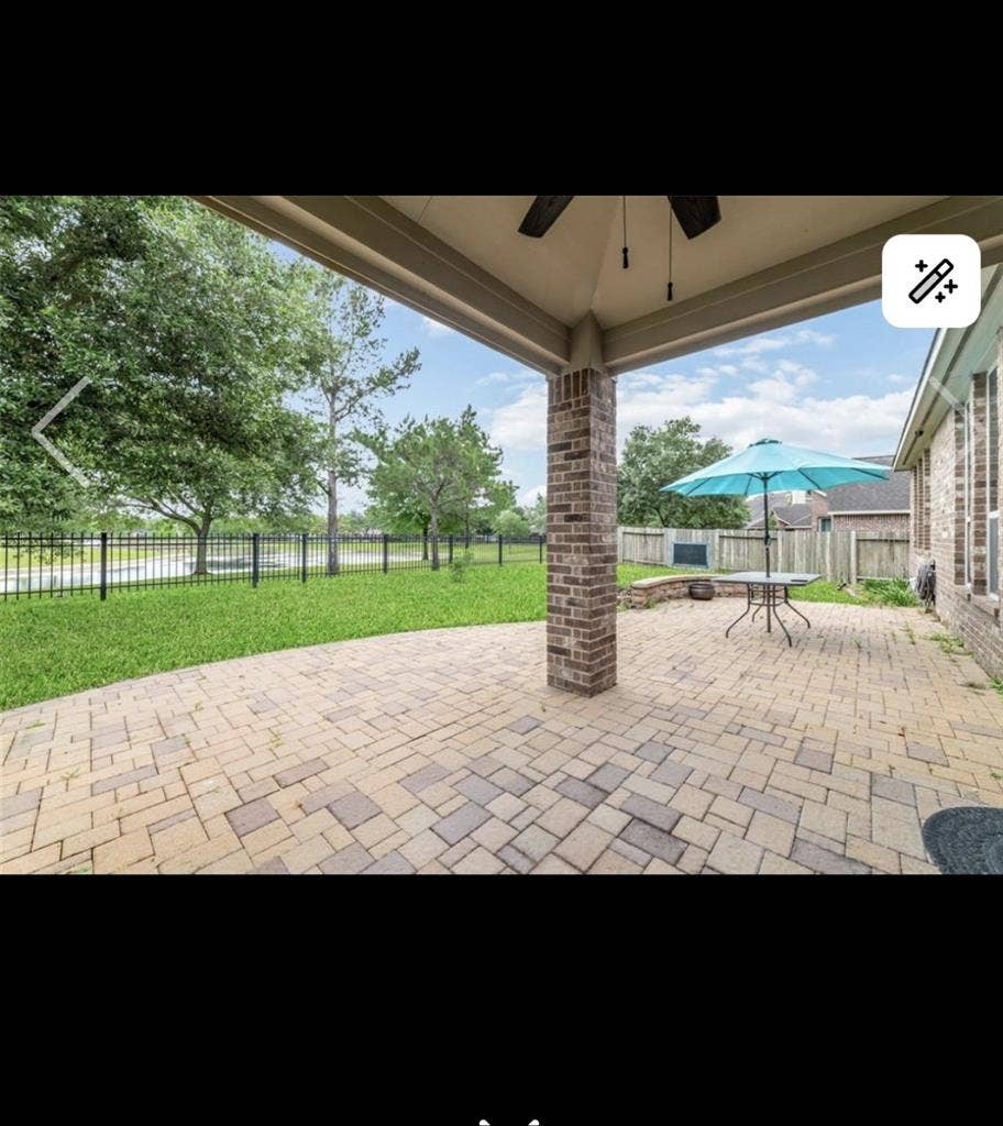 Renting a room in a 5 bdr house!