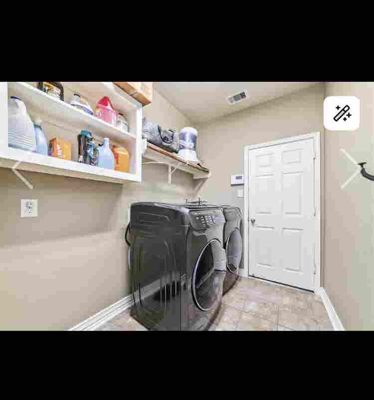 Renting 2 rooms in a 5 bdr house!