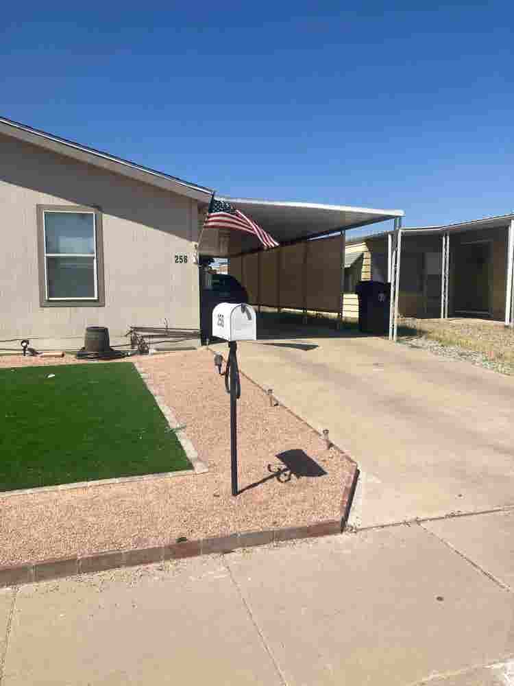 Cute three bedroom mobile hom