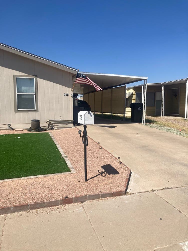 Cute three bedroom mobile hom