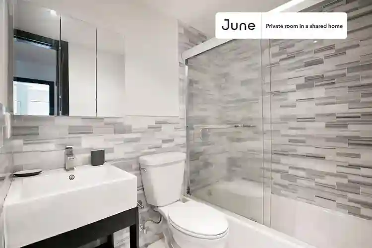 6 BR in New York City