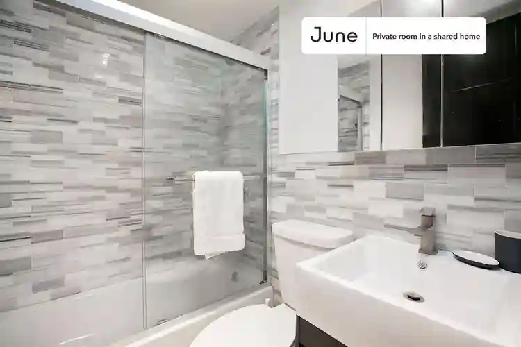 6 BR in New York City