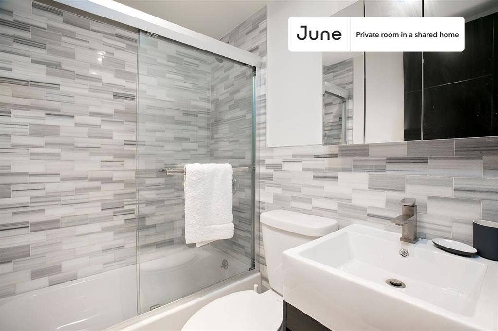 6 BR in New York City