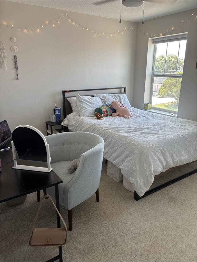 Looking to sublease!!