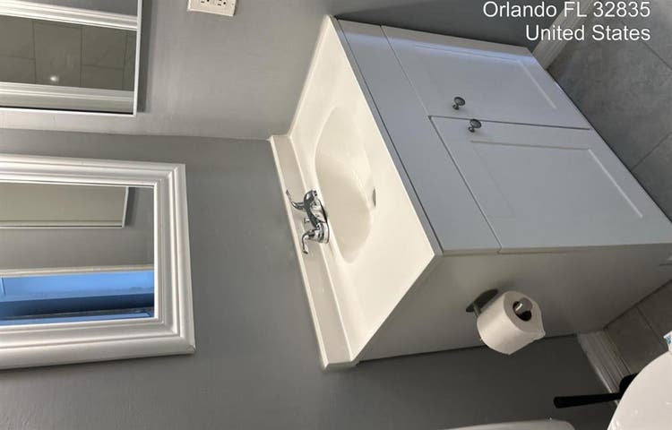 Master bedroom with privatebathroom