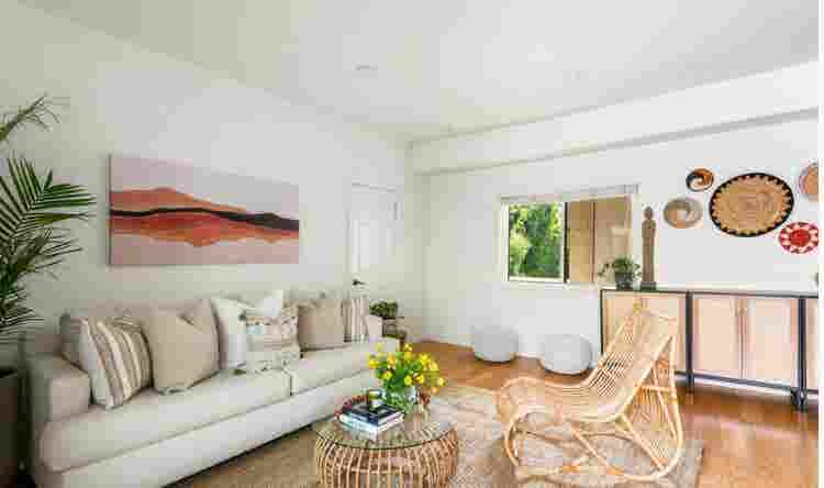 Private Bdrm/Bath (WeHo)