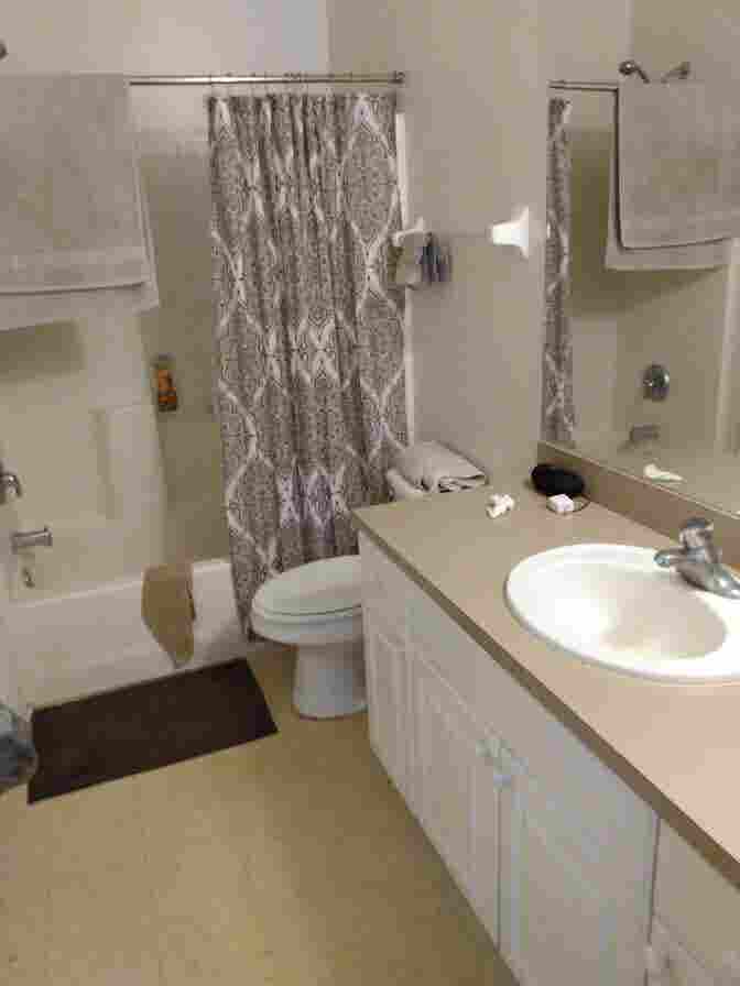 Room availabe in Lehigh Acres