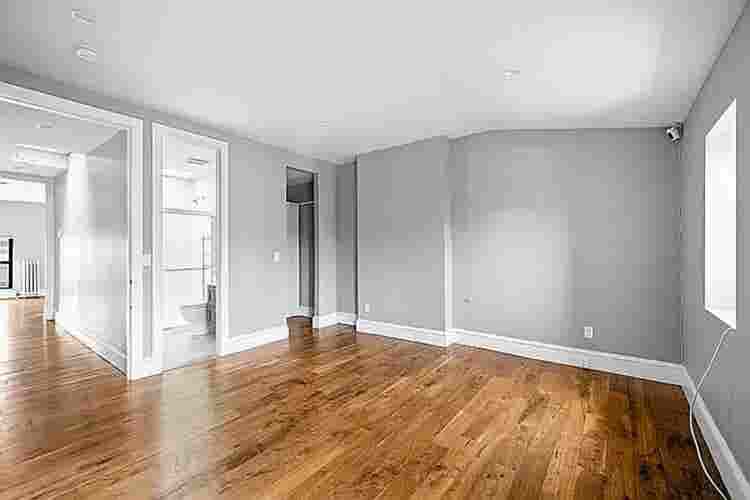 Large Private Ensuite Room