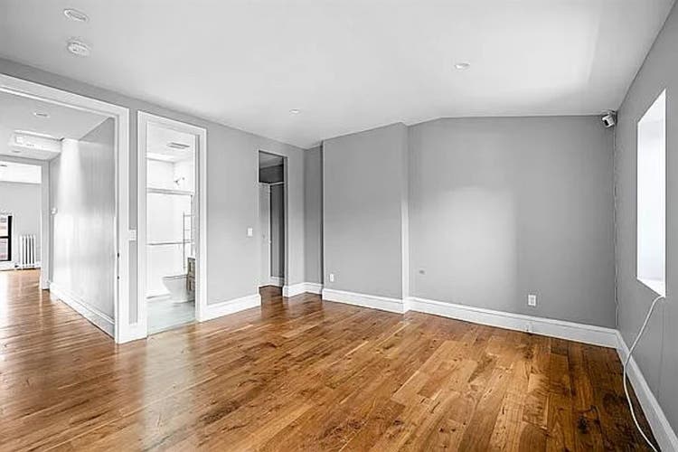 Large Private Ensuite Room