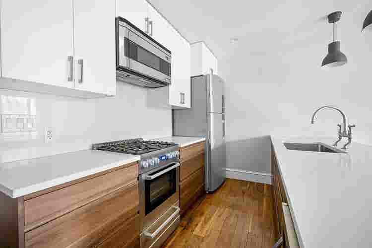 Large Private Ensuite Room