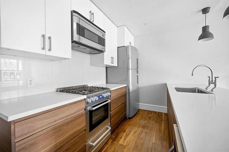 Large Private Ensuite Room