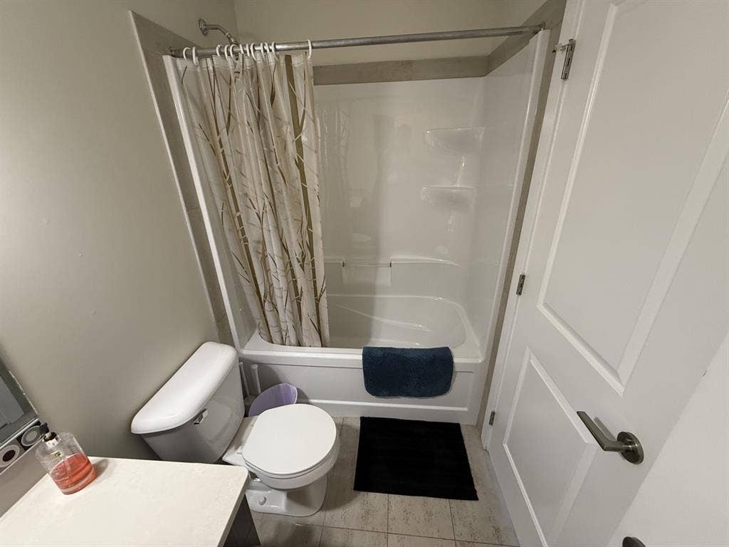 Private Room with Bath for sharing