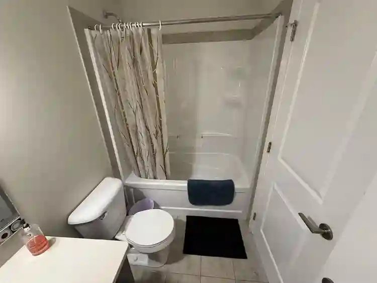 Private Room with Bath for sharing