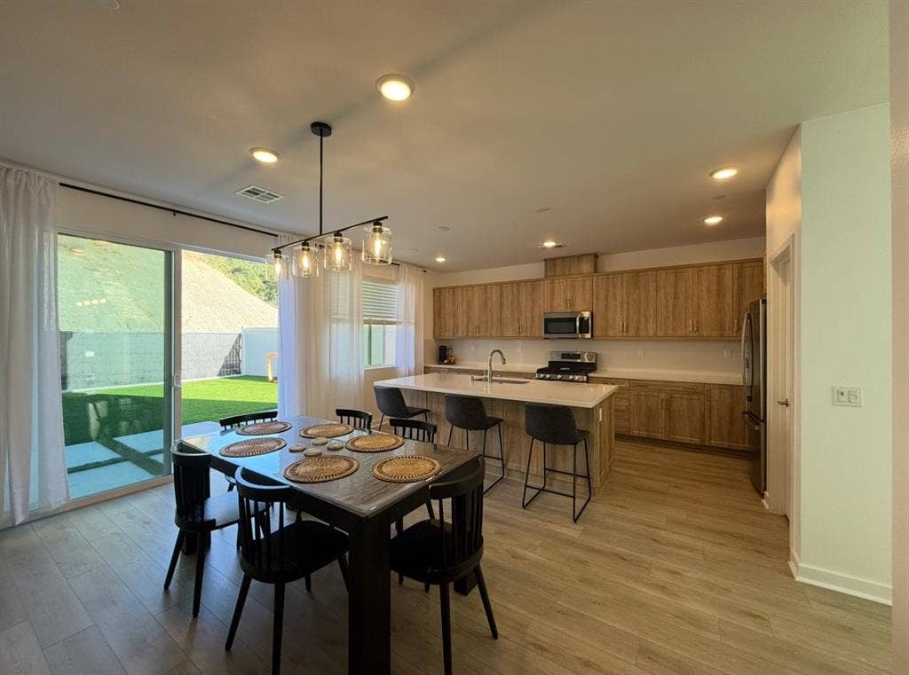 Room for rent available now