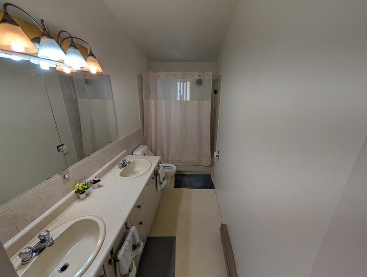 Room for Rent (North Vancouver)