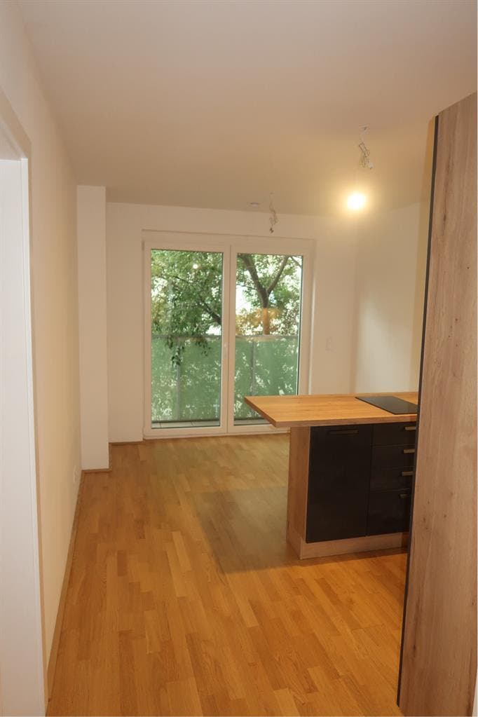 Modern 2-Room Apartment & Balcony