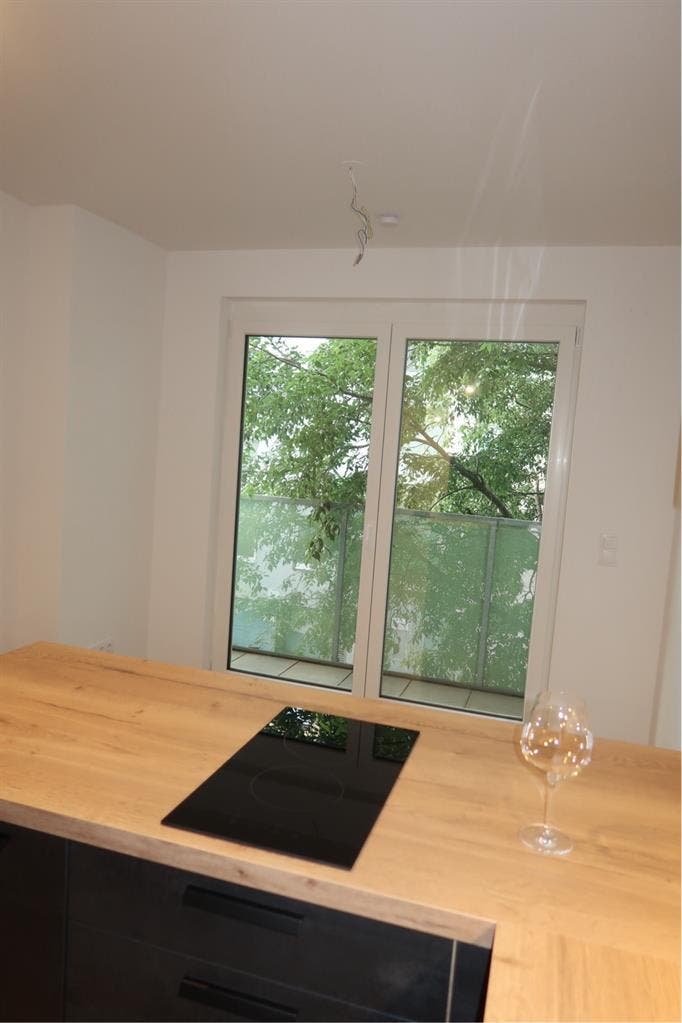 Modern 2-Room Apartment & Balcony