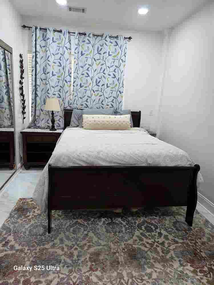 Rento cuarto con baño privado