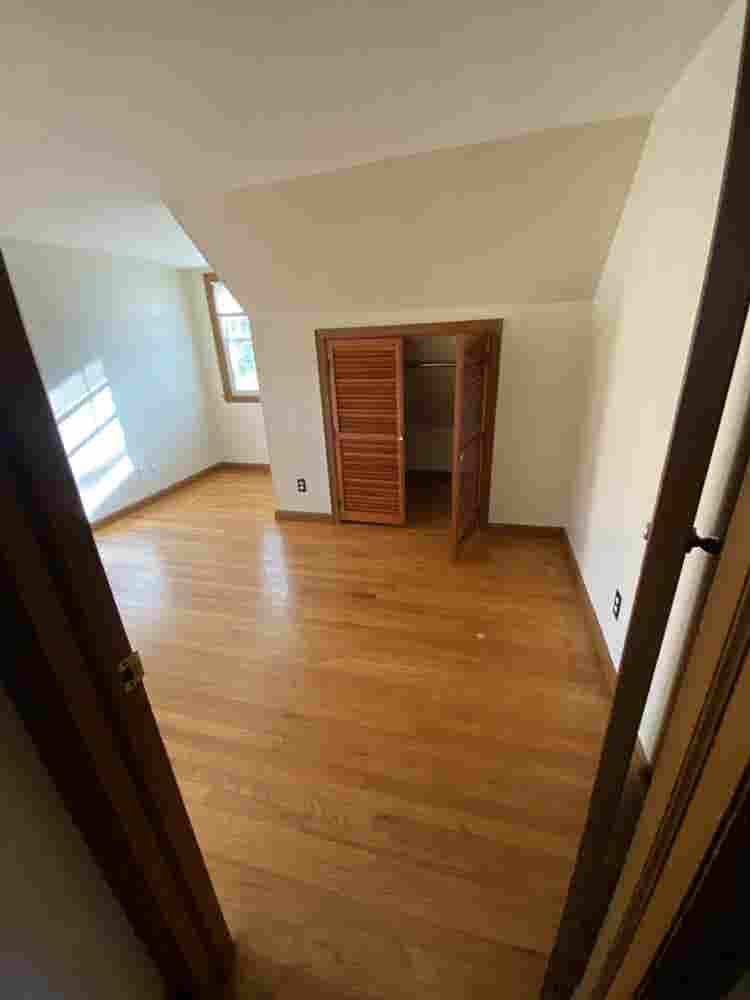 Cozy 1BR Upstairs Apartment