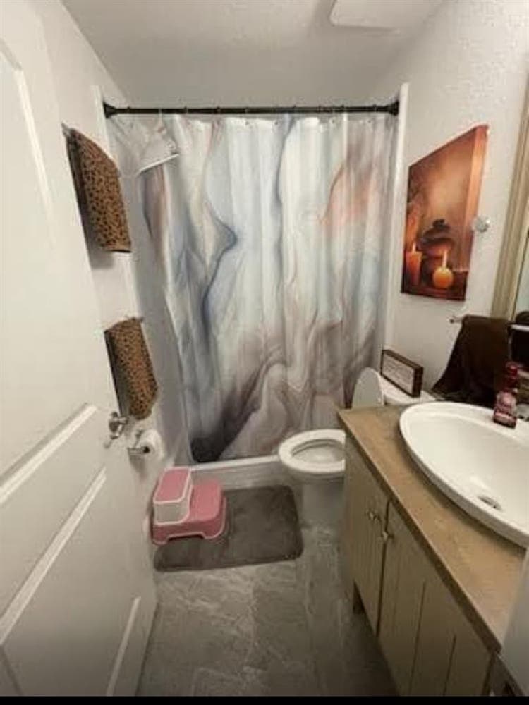 Beautiful Furnished Room