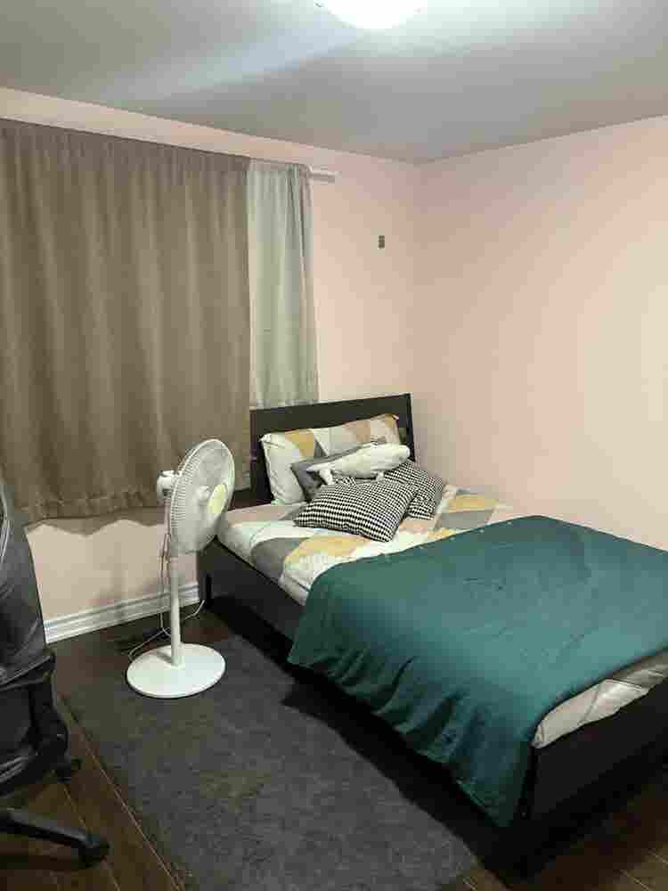 Private Room for Rent near Donmills