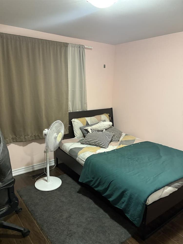 Private Room for Rent near Donmills