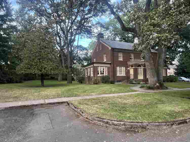 2 Bedroom, Townhousee