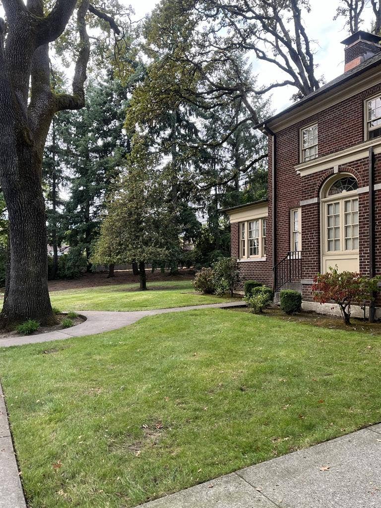 2 Bedroom, Townhousee
