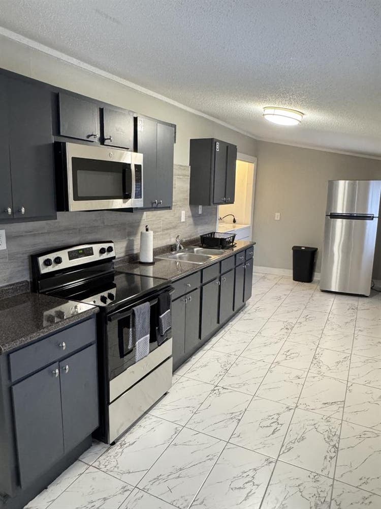 Room Near Downtown