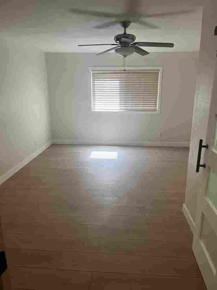 Spacious Room with Private Entrance