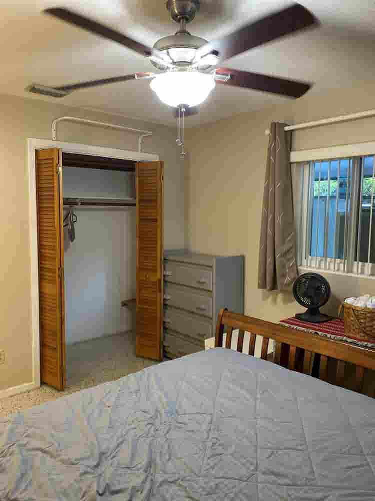 Private room in 5 bedroom house