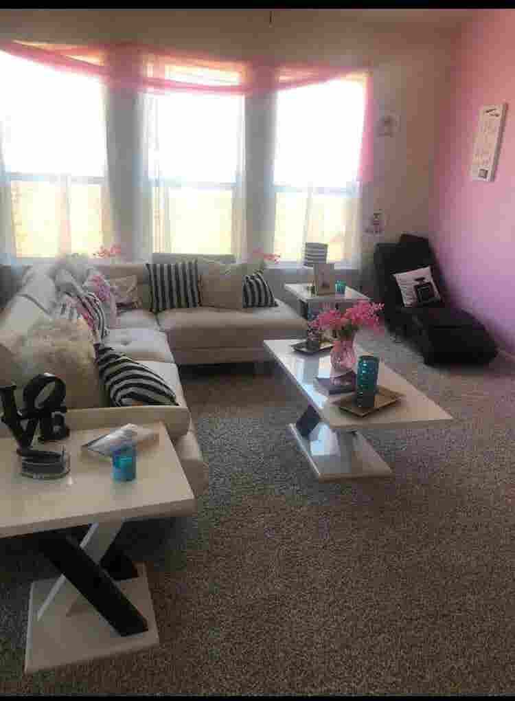 FEMALE ONLY Immediate Move-In