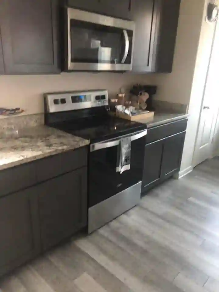 FEMALE ONLY Immediate Move-In