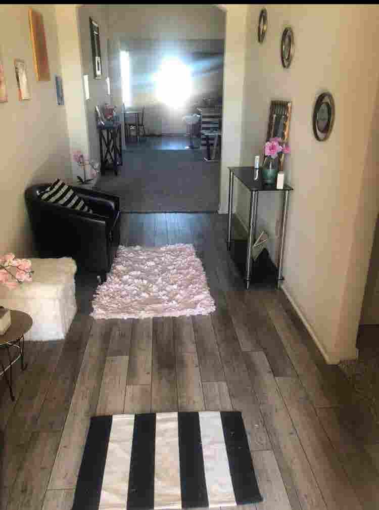 FEMALE ONLY Immediate Move-In