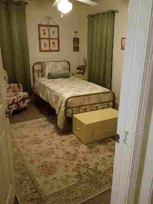 Nice Furnished Bdrm/Bathrm for Rent